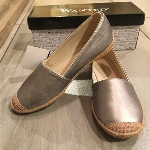 NWT Silver metallic shoes