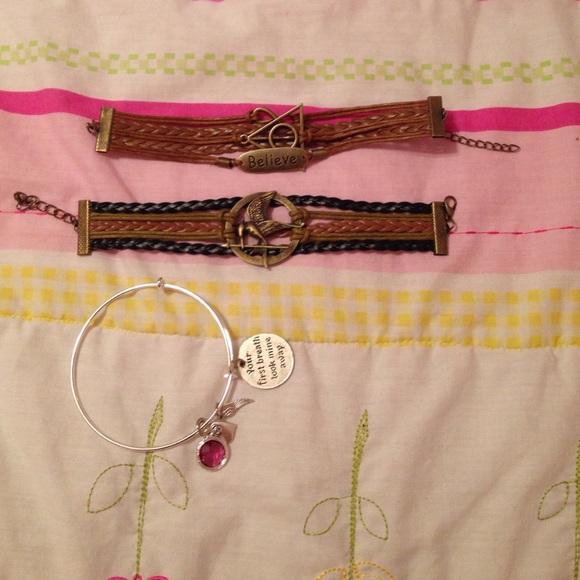 3 bracelet bundle ❤️❤️