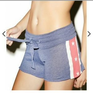 WILDFOX Est. 1776 short in blue