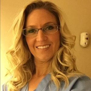 Meet your Posher, Elissa