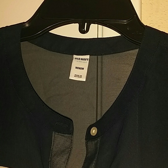 Tops - Picture 2 of 3