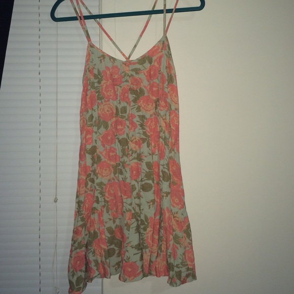 PacSun Dresses & Skirts - Floral cross back, drop waist sundress 🎀