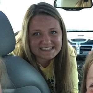 Meet your Posher, Alexis