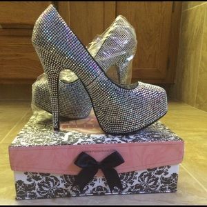 Iridescent Bordello Teeze 06r platform heels