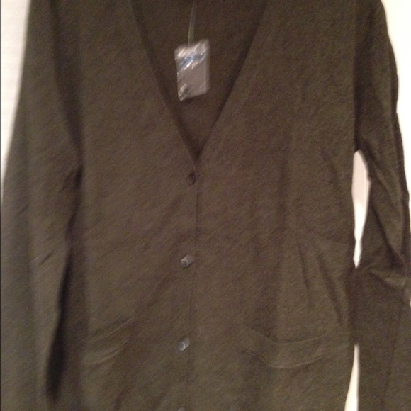 Cardigan sweater