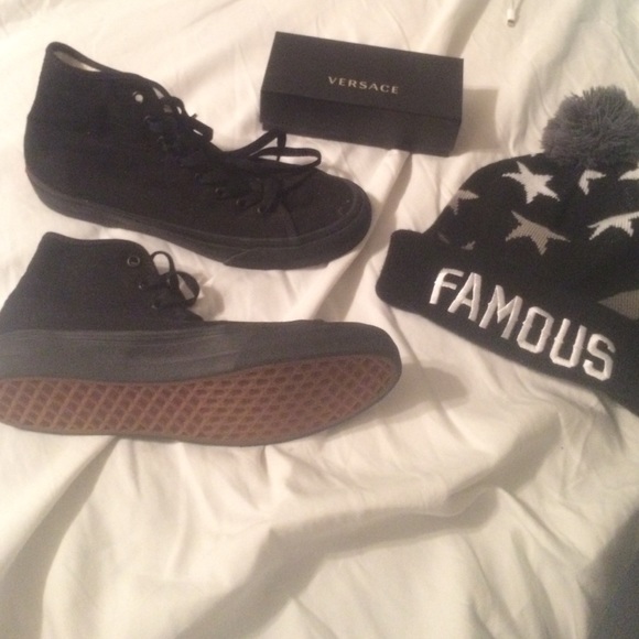 Vans Shoes - NEVER WORN ALL BLACK VANS