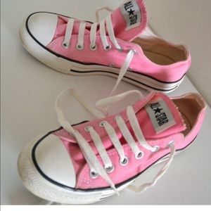 Fun pink converse