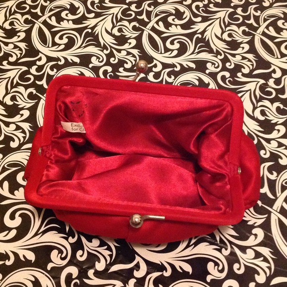 Red Clutch purse - Picture 2 of 4