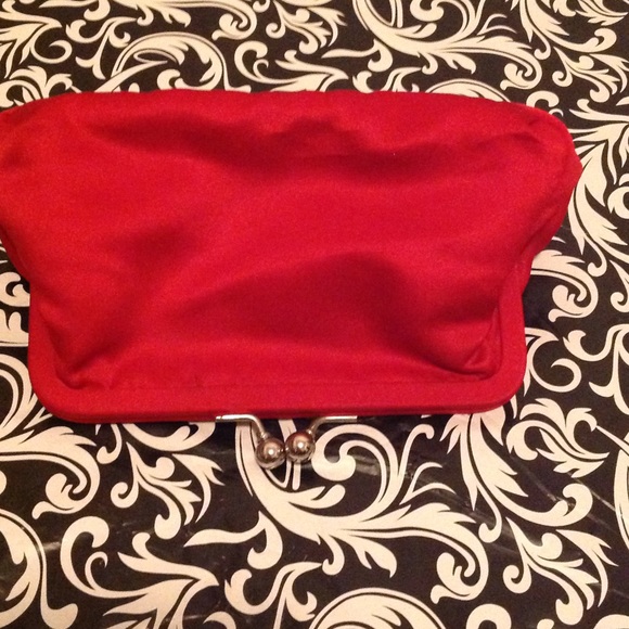 Red Clutch purse - Picture 3 of 4