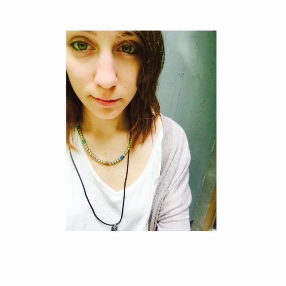 Meet your Posher, Gabriella - Picture 4 of 4