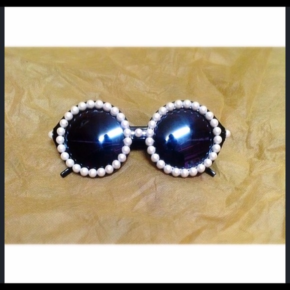 ✨ Rihanna pearl Shades ✨