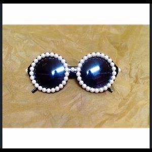 ✨ Rihanna pearl Shades ✨