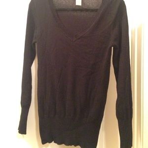 Black v neck sweater