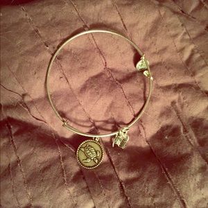 Sea Turtle Bracelet - Like Alex and Ani