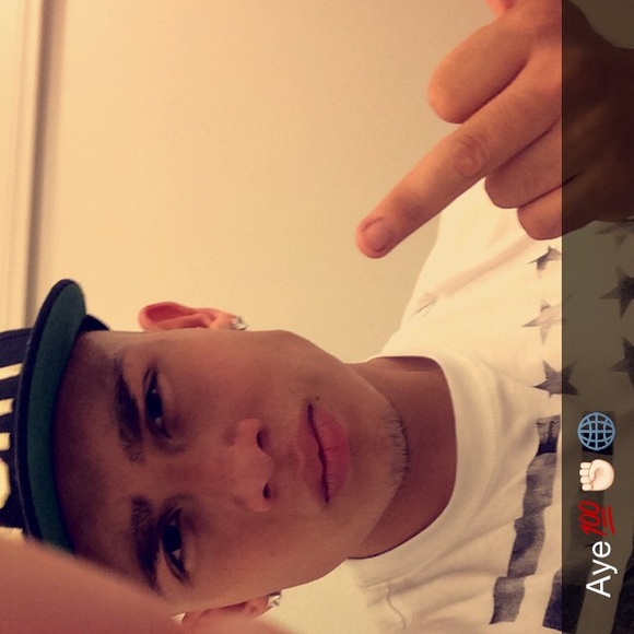 Meet your Posher, Gon - Picture 2 of 4