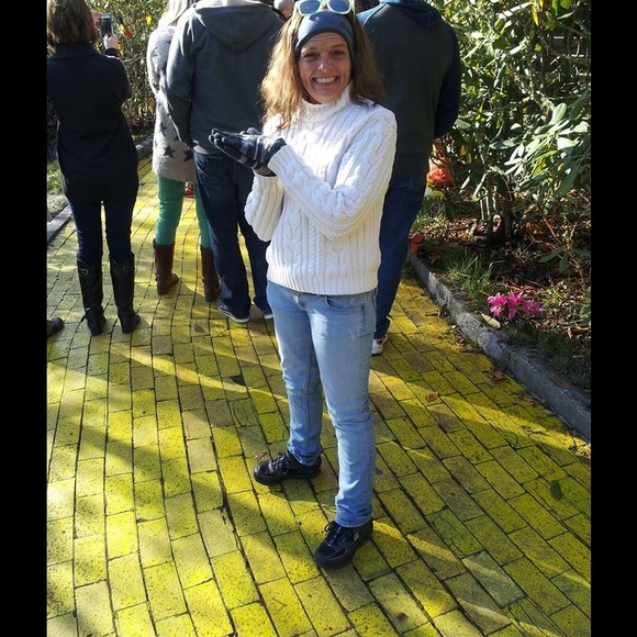 Meet your Posher, Debbie - Picture 1 of 1