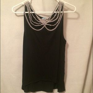 Leifnotes Scalloped Strings tank