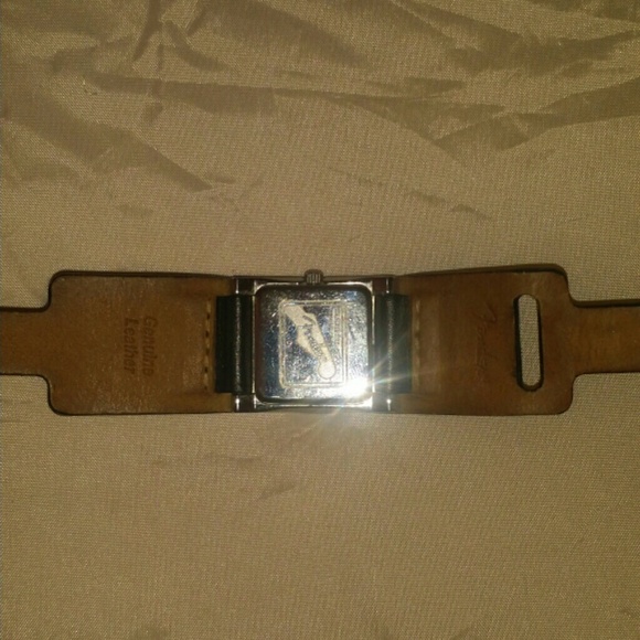 Watch - Picture 3 of 3