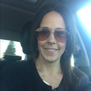Meet your Posher, Carla