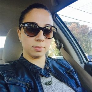 Meet your Posher, Lorena