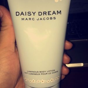 Marc Jacobs Luminous Body Lotion