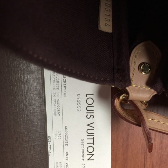 💯% Authentic Louis Vuitton favorite pm monogram. - Picture 3 of 4