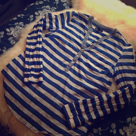 GAP Blue/White Striped Shirt Size Small