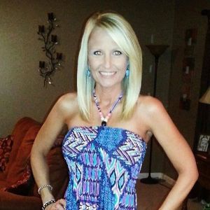 Meet your Posher, Dena