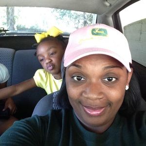 Meet your Posher, Latara