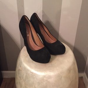 Black suede heels