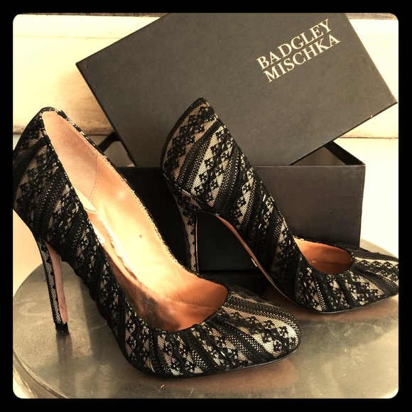 Badgley Mischka 6.5 Lace Evening Pumps