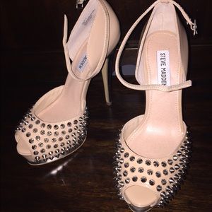 Steve Madden "Obstcl-S" Peep Toe Pump