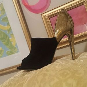 NWT || Steven || Black & Gold Peep Toe Heels