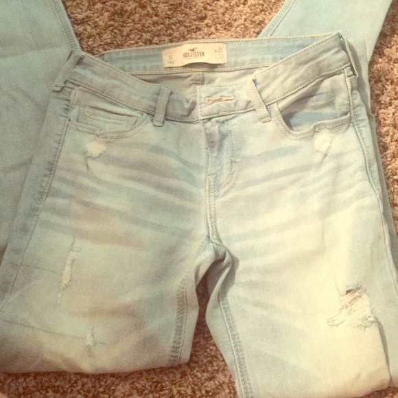 Hollister jeans with holes - Picture 1 of 3