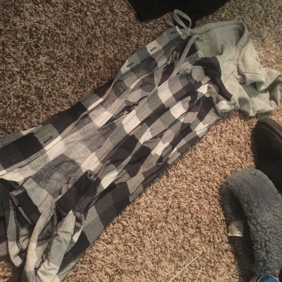 checkered long sleeve with hood - Picture 1 of 1