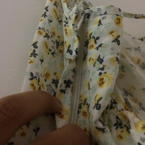 Dress - Picture 4 of 4