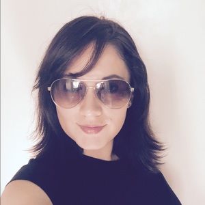 Meet your Posher, Veronica