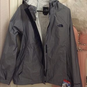 North face hyvent 2.5 L wind breaker