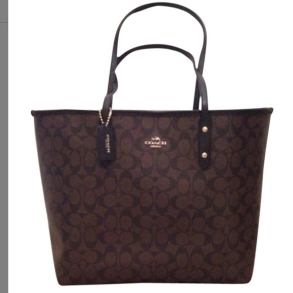 ONE HOUR SALE NWT Coach Signature City Tote