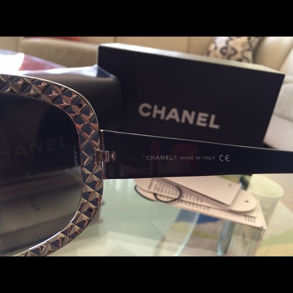 Chanel sunglasses - Picture 3 of 4