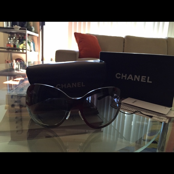 Chanel sunglasses - Picture 4 of 4