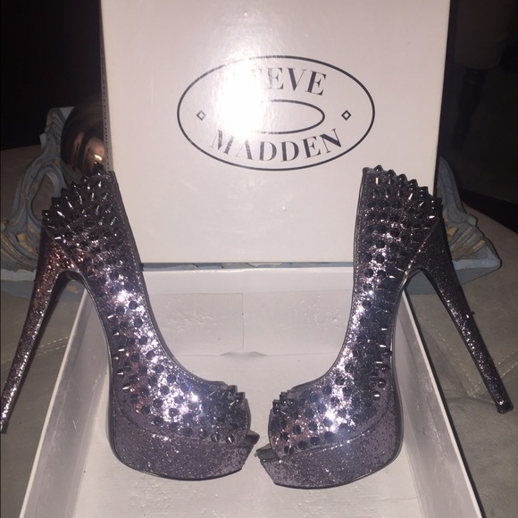 Steve Madden Rockstud platforms