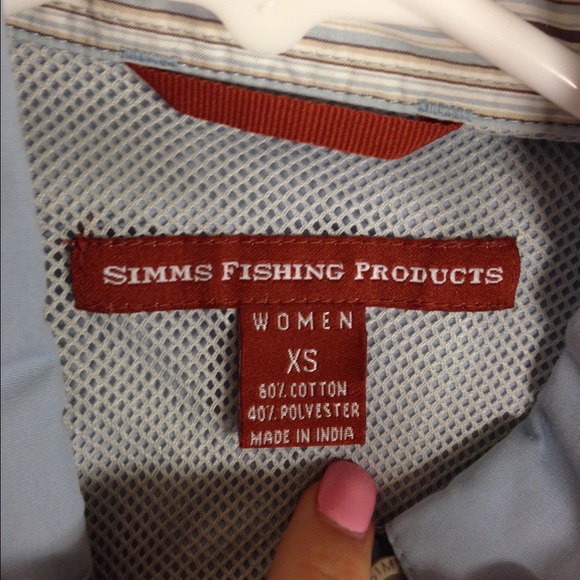 Lightweight Outdoor Button Up - Picture 4 of 4