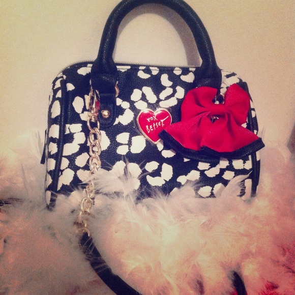 SALE!!Black and White Cheetah Handbag