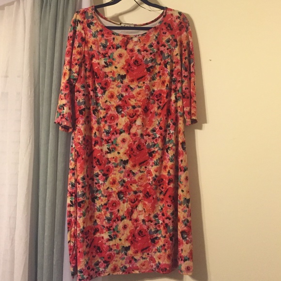 LucieLu Boutique Floral Dress *PRICE IS FIRM* - Picture 3 of 4