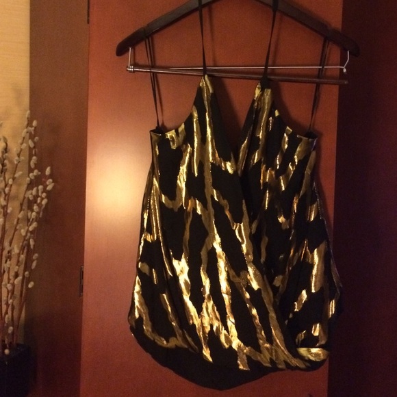 Amazing gold and black top - Picture 2 of 4