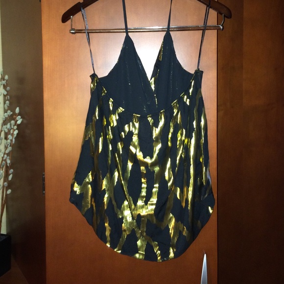 Amazing gold and black top - Picture 4 of 4