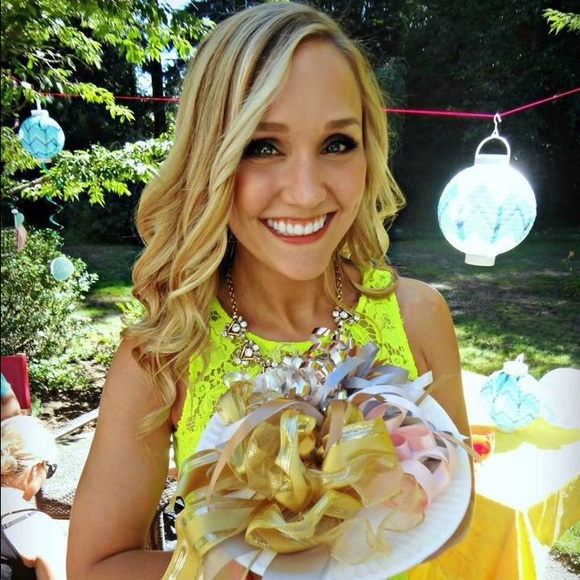 Meet Your Posher! - Picture 3 of 4