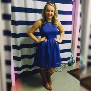 Meet your Posher, Alicia