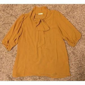 Everly Mustard Top